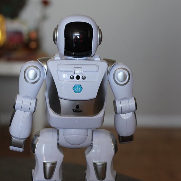 programmable dancing robot - Picture 1 of 7